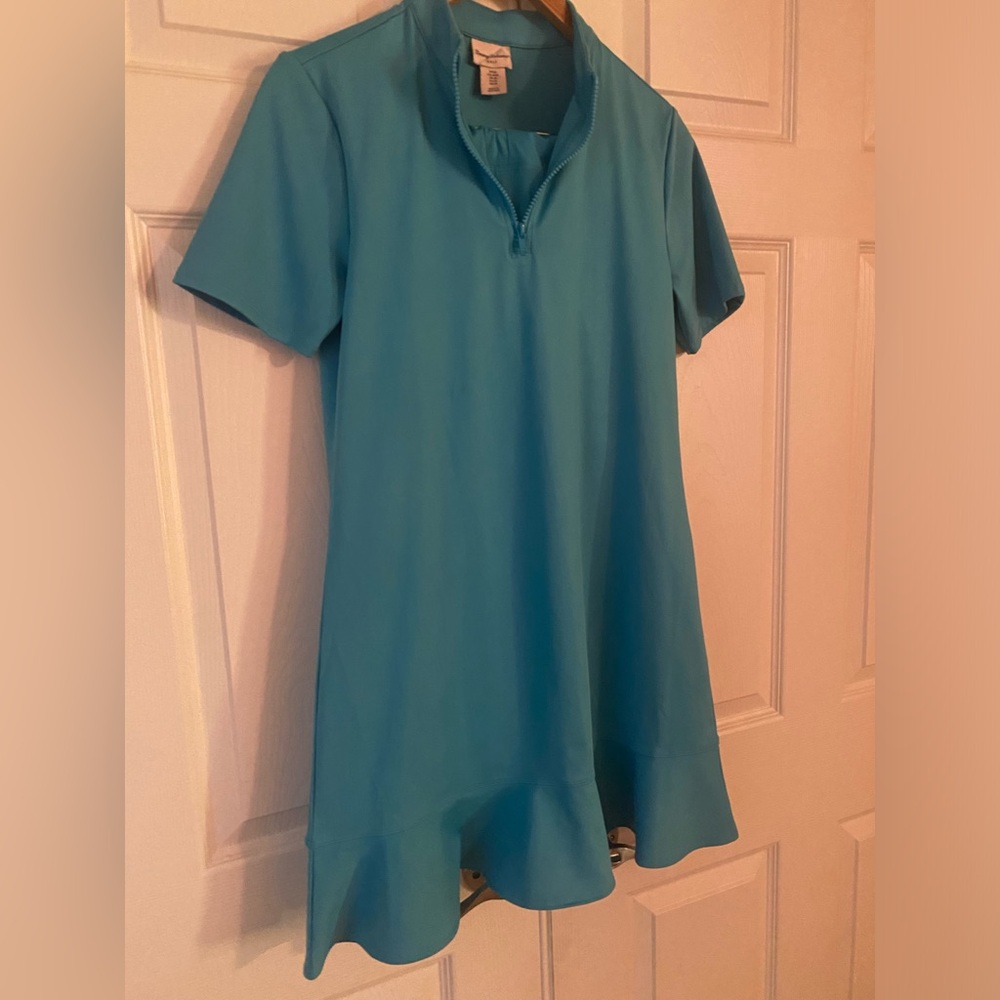 Tommy Bahama Golf Dress with Shorts. Size Women’s Medium